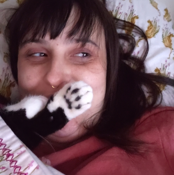 GiRLS LiKE CATS AND MONEY - Picture 3 of 3